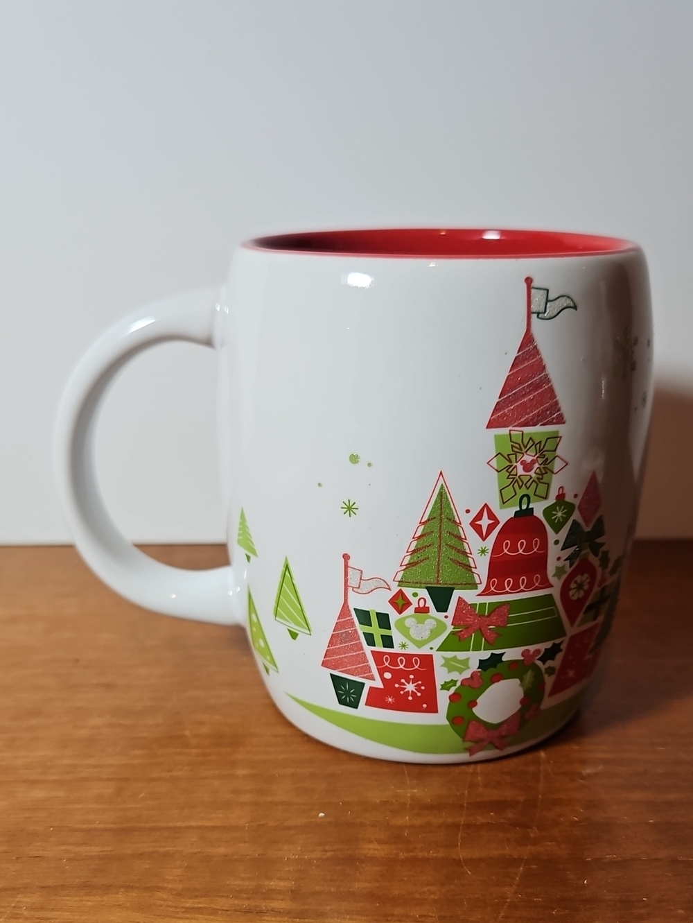 Disney Parks Starbucks Holiday Castle Christmas Coffee Mug 12 OZ / 354 ml